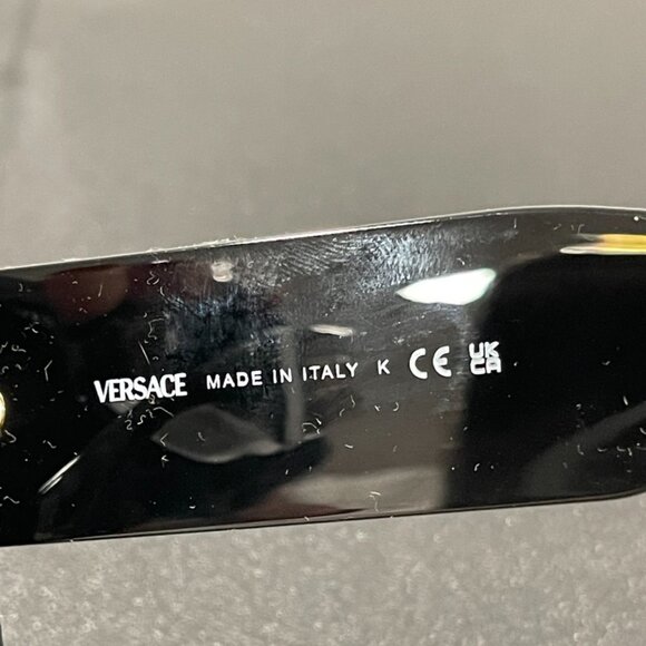 Versace Oversized Women's Black Spellout Sunglasses VE4496U (JB1385) - Picture 3 of 5